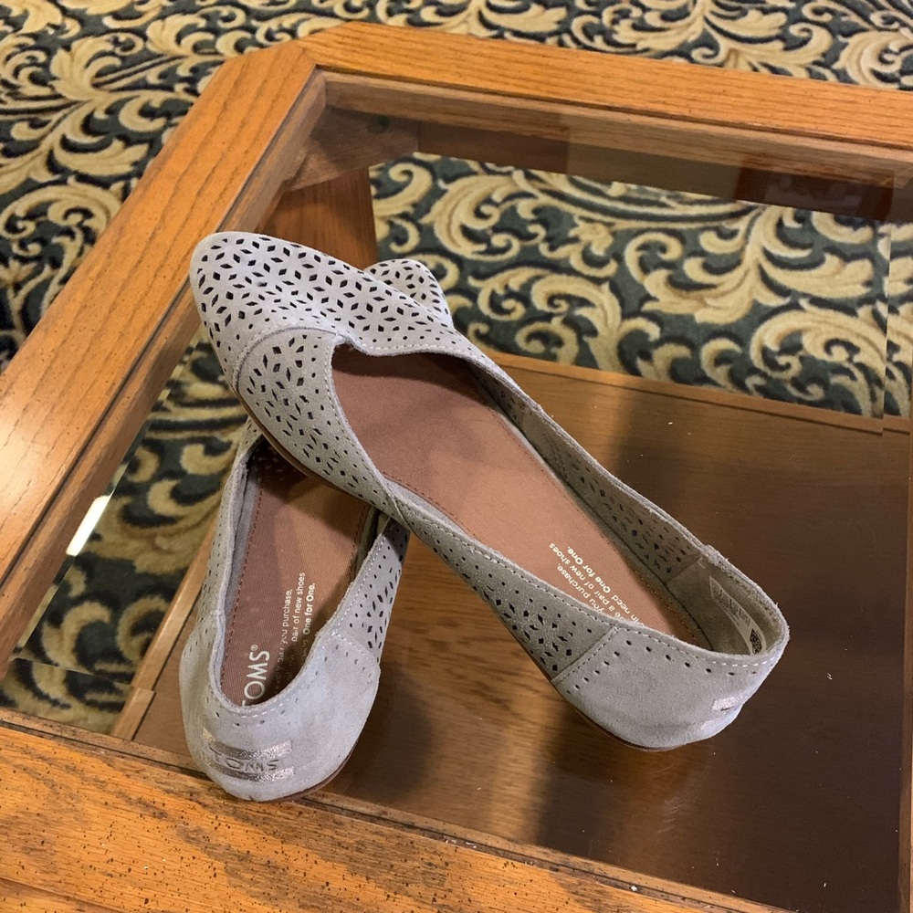 Tom’s flats women’s 8.5